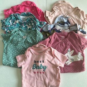 Baby Girl Onesie Bundle of 7, Size 9m Carter’s